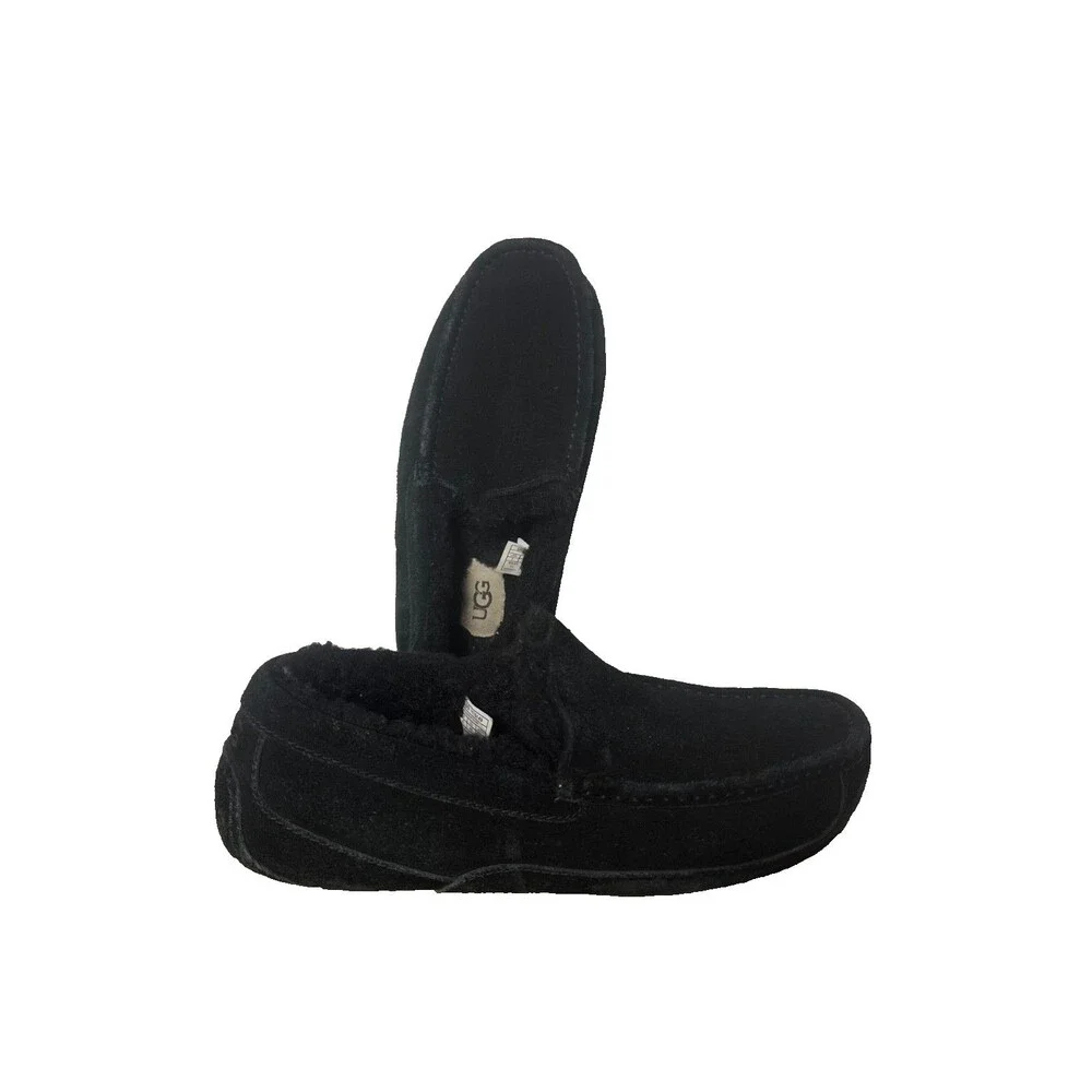 UGG Ascot Men’s Size 7 Black Suede Sheepskin Moccasin Slippers Loafers Cozy